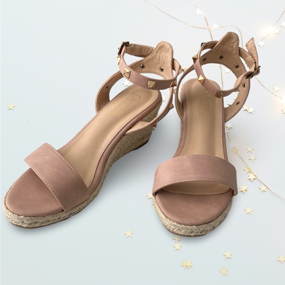 Catherine Malandrino Light Pink Wedge Sandals - Picture 13 of 15